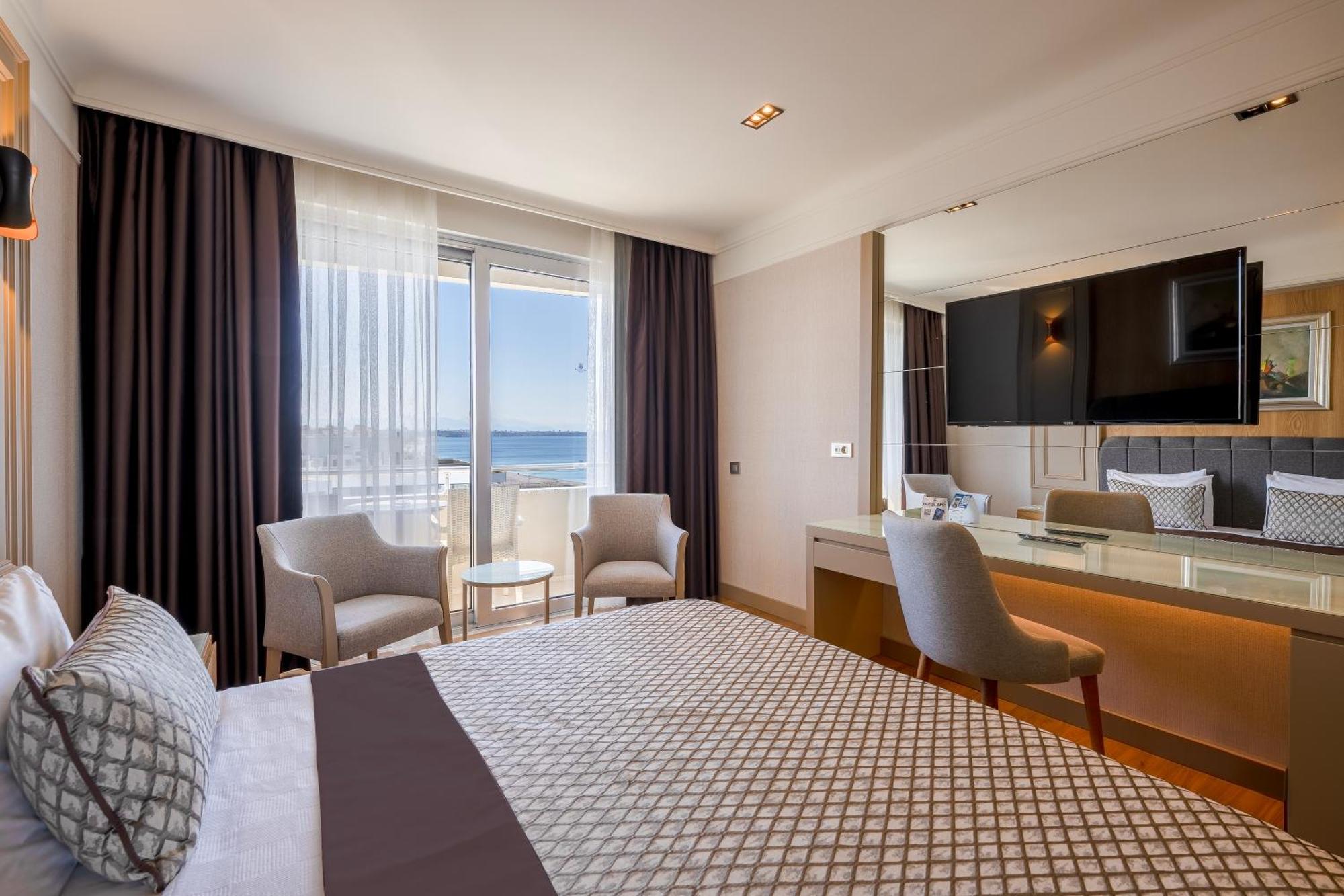 Standard Double Room Side Sea View
